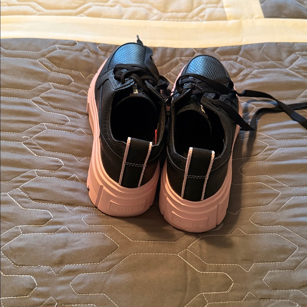 Brand new darling sorel pink sole leather tennis shoe style - Picture 4 of 6